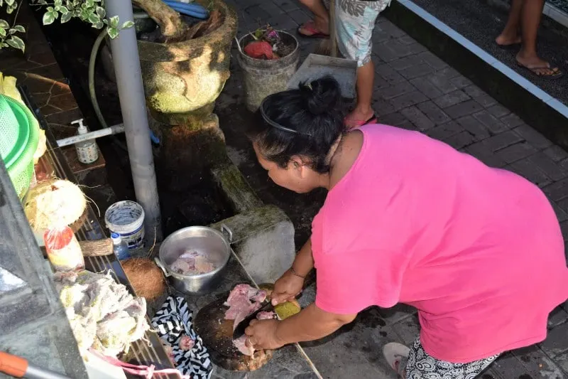 Cooking Balinese food