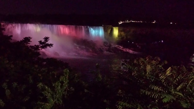 American Falls (Niagara Falls) by night